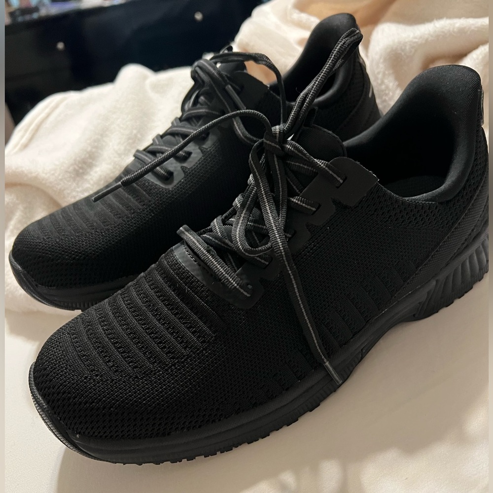 Ortho feet sneakers like new
